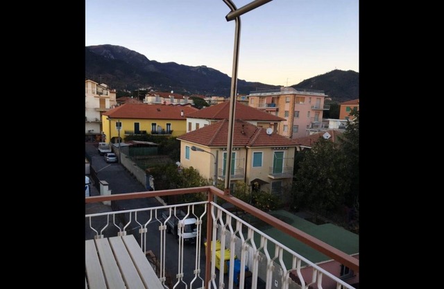 LOANO apartment with parking Sea and mountain view. 700 meters from the sea