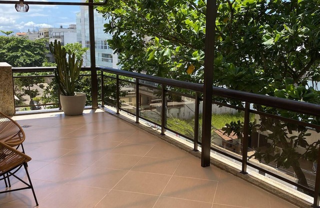 Local 301 Apartment