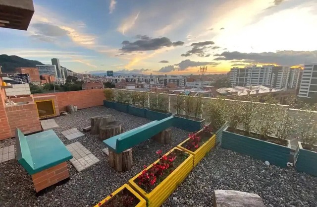 Located at Usaquén, close to Santa Fe hospital, near by Santa Bárbara mall.