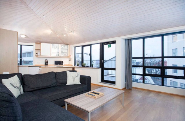 Located in downtown Reykjavik, on the corner of Laugavegur and Skólavörðustígur.