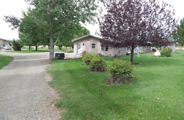 Located in the Fours Corners region close to world famous mountain biking areas