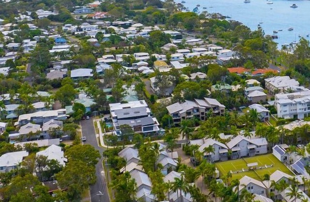 Located in the heart of Noosaville in the tropical 'The Islander' resort