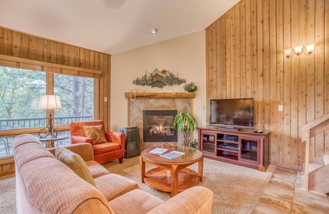 Location and Privacy in Upper-Level Condo with Mt. Bachelor Village Amenities!