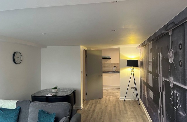 Location, Location, city centre apartment, 2 bedrooms, 2 bathrooms