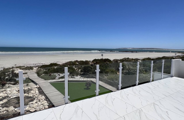 Location, location, location! Luxury with splendid views.