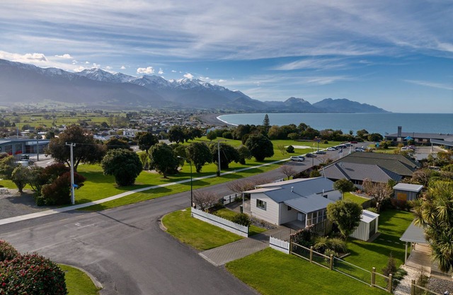 Location | Ocean and Mountain Views | Backyard - KK6451