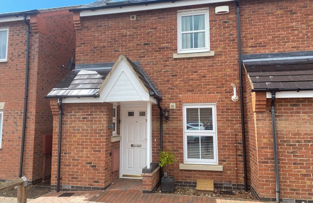 Location, Parking, Amenities, Playground: The Full House, 5 minutes from Station