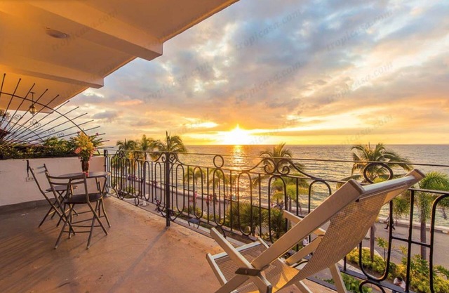 Location & View ! Luxury Oceanfront Condo, Downtown Puerto Vallarta on Malecon *