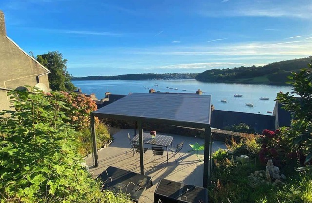 Locquenole house with sea view for 7