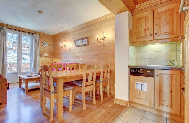 Lodge 8 : Comfortable two bedrooms close to centre