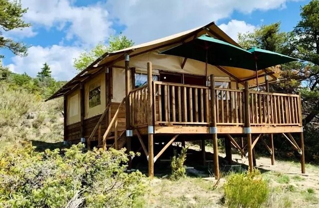 Lodge Comfort "Paillotte" 35m2 - 2 Schlafzimmer + Sanitär - überdachte Terrasse 5 Personen