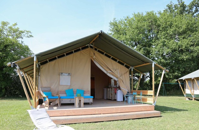 Lodge Tent Prestige, swimmingpool and near all attractions of Dordogne