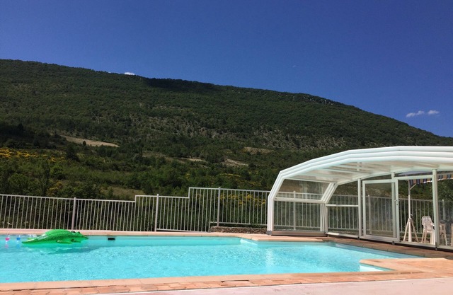 LODGING WITH SWIMMING POOL IN DROME PROVENÇALE