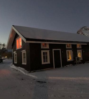 Lofoten- Feriehus Fjøsen