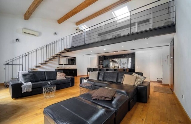 Loft ~ Air-conditioned, Parking, Fully Equipped