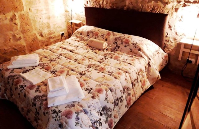 LOFT APRICOT BARI 11