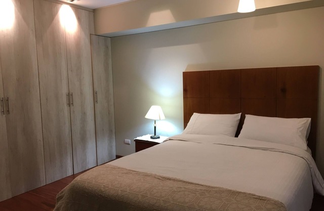Loft Central Miraflores 1Bdr Kitchen Smart Tv and Desk