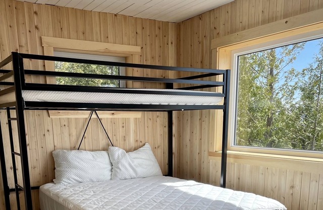 Loft chalet on private waterfront | Gaspesie