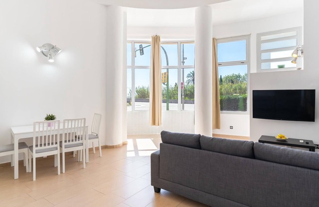 Loft Contemporary 1 min Beach
