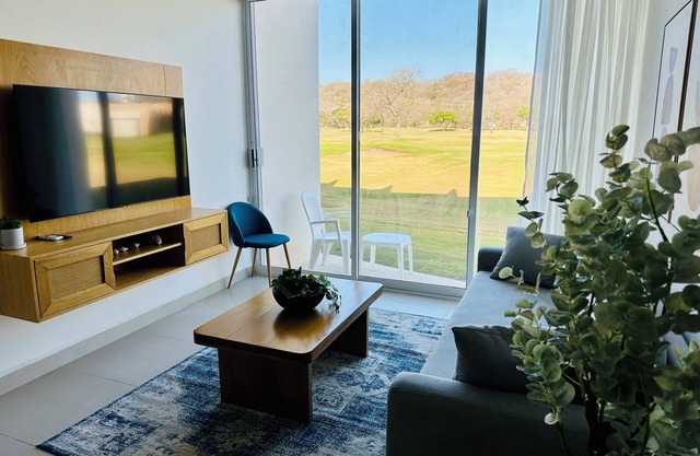 Loft Style Vacation Apartment With Golf Course View