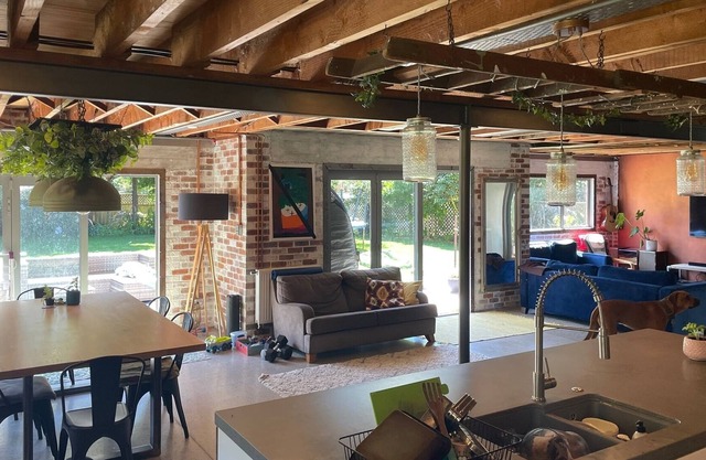 Loft Style Living Close to Redwoods, bar, bakery. Perfect for Family's, MBikers.