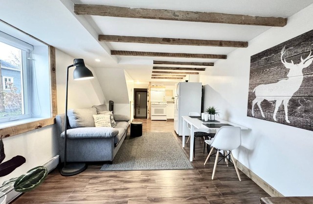 Loft The Montcalm 2 min Falls Free Parking