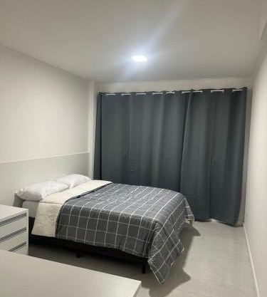 Loft um dormitório completo ao lado do consulado americano