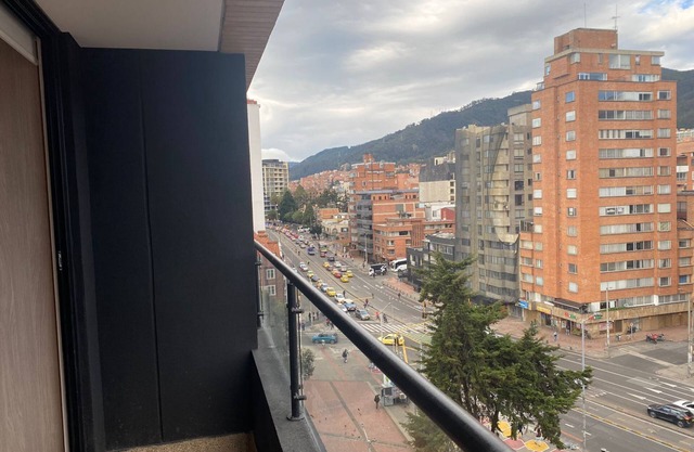 LOFT WITH BALCONY IN CHAPINERO