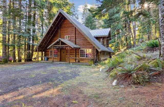 Log Cabin At Rainier Lodge - 0.4 M From Entrance 3 Bedroom Cabin