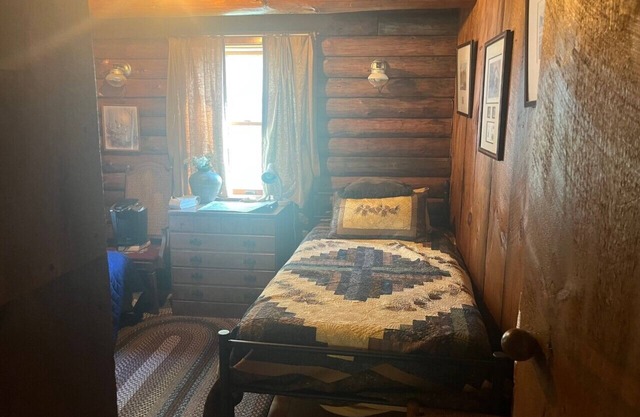 Log Cabin Get Away