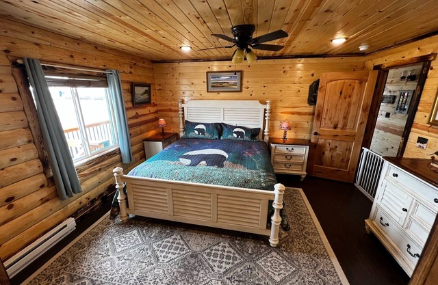 Log Cabin in Whitehall