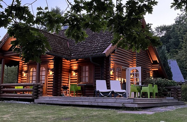 Log cabin with WLAN directly on the lake: "TRAUMHAFTER IDYLLE"
