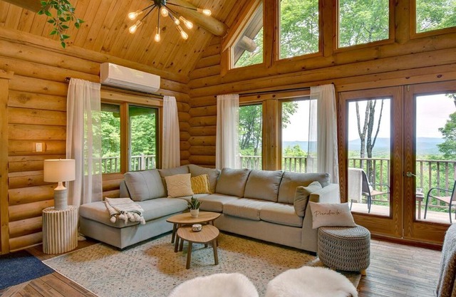 Log cabin with HOT TUB and view