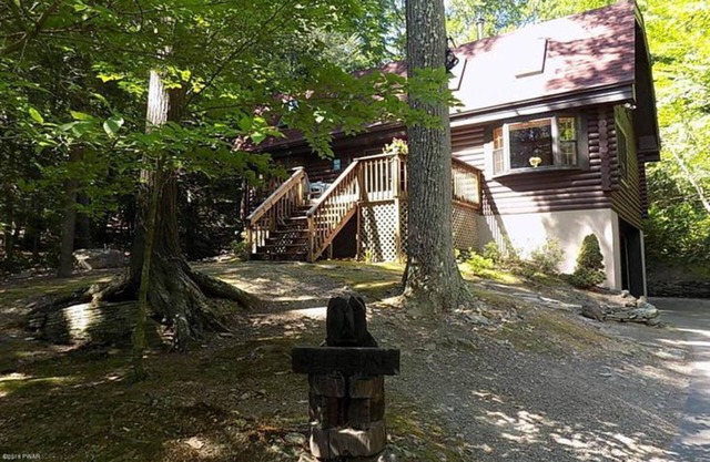 Log Home Living on Lake Wallenpaupack