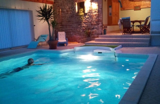 LOGIS DE CHARME 4 épis gites france + INDOOR SWIMMING POOL APRIL TO END OF OCTOBER
