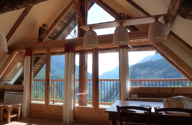 Logis grand confort 'BELLA VISTA', IN THE HEART OF QUEYRAS PARK