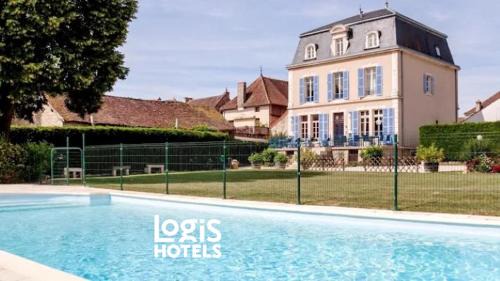 Logis Hotel Domaine du Cheval Blanc