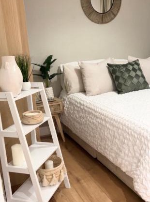 London Property Apartments for up to 6, next to Big Ben & London Eye