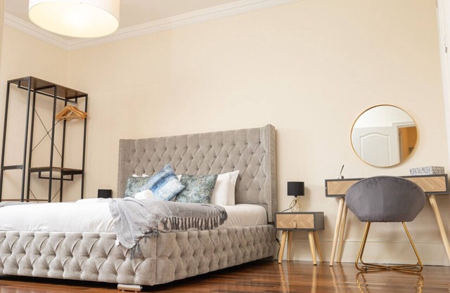 London/Putney amazing apartment with River Thames view/parking