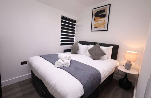 London/Watford modern 4-bedroom, great location