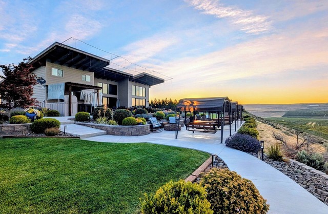 Lone Point Cellars