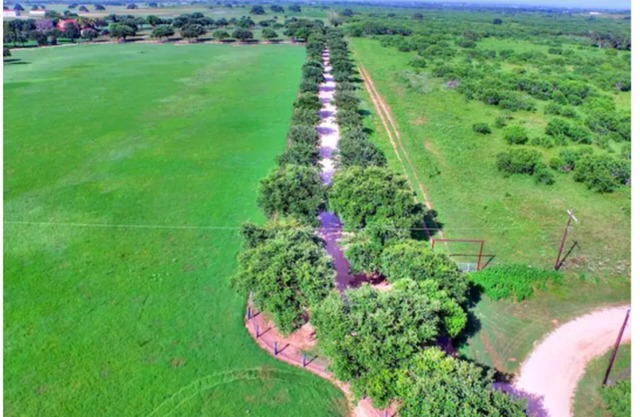 Lonesome Wind Ranchette: A South Texas retreat from the city