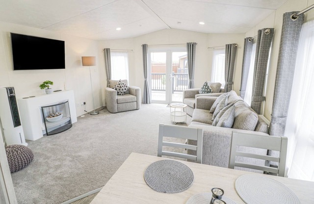 Long Acres Lodge