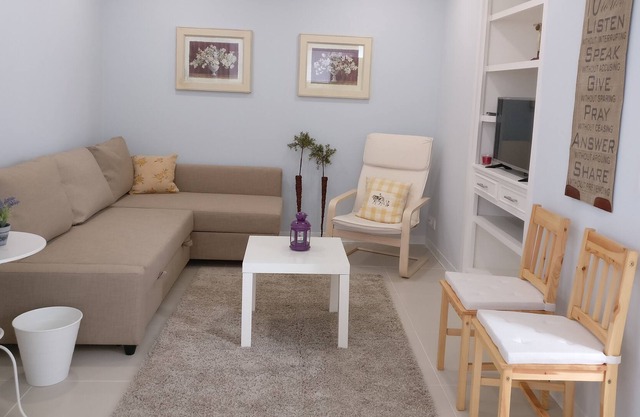 Long Beach Apartment - AL
