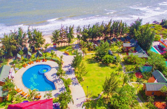 Long Hải Channel Beach Resort
