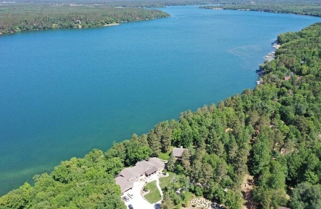 Long Lake Park Rapids- 6 Bedroom, 4.5 Bathroom Private Lake Home