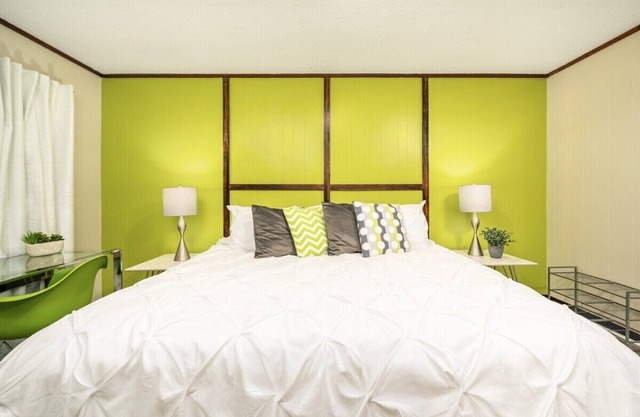 Long Stay Near D.T King Bed Smart TV Pets W/D