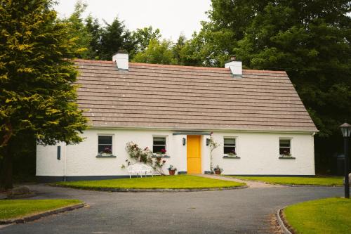 Longford Holiday Yellow Star Self-Catering Cottage