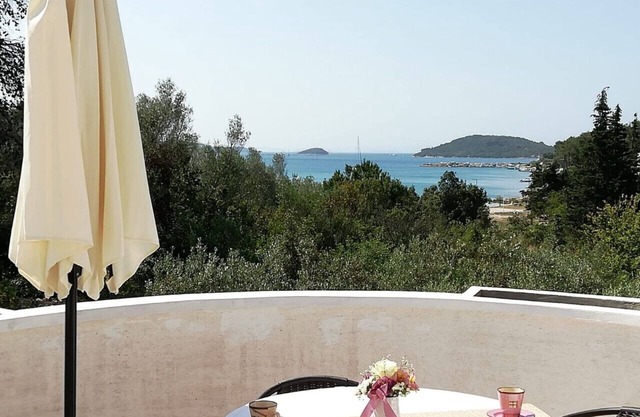 Longin Lamljana- Two bedroom apartment with seaview balcony