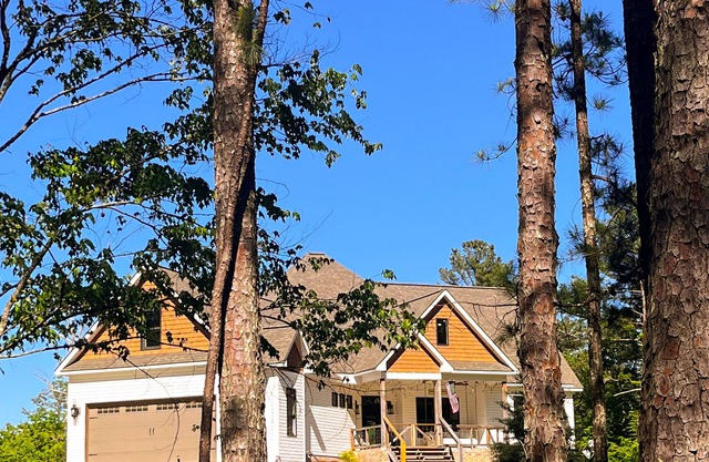 Longleaf Farms, a Mountain Getaway with gorgeous views!